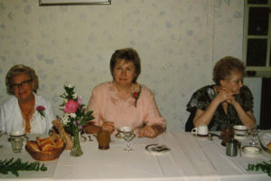 Women enjoying coffee at 1978 UNA General Assembly Meeting